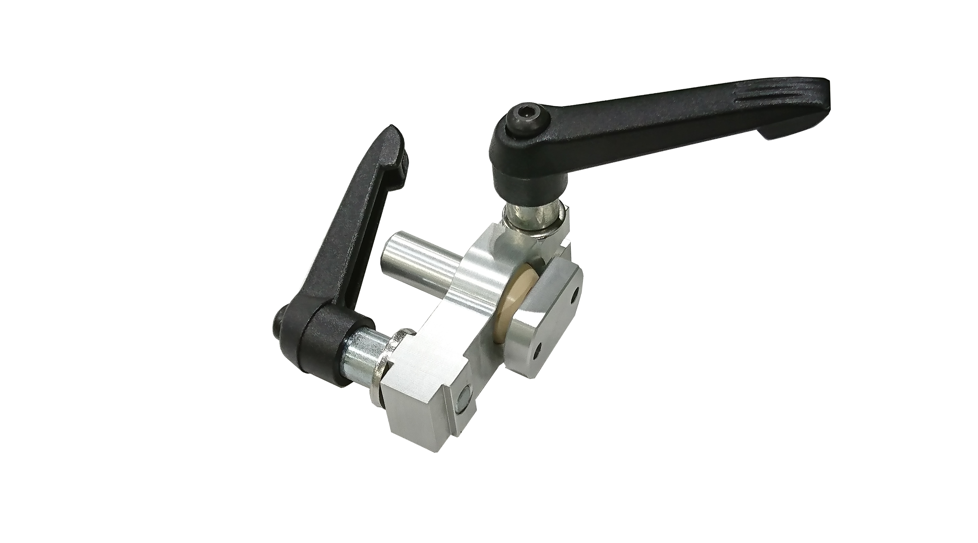 Nipper adjusting metal fitting